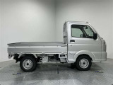 白のイメージが多いですが、シルバーの良いカラーリングです