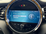 ●Bluetooth:お手持ちのスマートフォンなどと接続し、ハンズフリー通話や臨場感溢れるミュージック再生をお楽しみいただけます。無線接続ですので煩わしさもありません♪