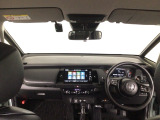 【前方視界】開放的な前方視界!運転がしやすく疲れにくいです♪窓が大きく、見通しがとっても良いおクルマですよ♪