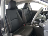 【清潔感のある運転席&助手席】隅々までクリーニングの行き届いた運転席&助手席。目立ったシミや汚れ等もございません。快適なドライブをどうぞ。