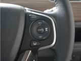 ◆アダプティブクルーズコントロール◆予め設定した車速内でクルマが自動的に加減速。前走車との適切な車間距離を維持しながら追従走行します。【LKAS】車線維持支援システムでステアリング操作を支援。