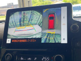 【パノラミックビューモニター】専用のカメラにより、上から見下ろしたような視点で360度クルマの周囲を確認することができます☆死角部分も確認しやすく、狭い場所での切り返しや駐車もスムーズに行えます。
