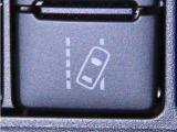 車線逸脱警報装置を装備しております。