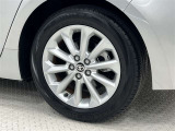 タイヤサイズは205/55R16!純正アルミホイール!残り溝は5ミリ程度です!