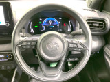 インテリアに合わせたデザインのステアリングは、運転される方のことも考え、運転しやすい形状、大きさです。是非一度、実際に触ってお確かめください。