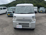 私たちは販売だけのお店では ありません。ご購入後のメンテナンスや車検、もしもの事故の際の対応など、お客様を末永くサポートさせていただくために『近隣のお客様限定』でお車をご案内させていただいております。