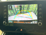 【バックカメラ】駐車時に後方がリアルタイム映像で確認できます。大型商業施設や立体駐車場での駐車時や、夜間のバック時に大活躍!運転スキルに関わらず、今や必須となった装備のひとつです!