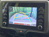 【バックカメラ】駐車時に後方がリアルタイム映像で確認できます。大型商業施設や立体駐車場での駐車時や、夜間のバック時に大活躍!運転スキルに関わらず、今や必須となった装備のひとつです!