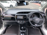 シンプルながら機能性溢れる運転席廻りです。視界性もよく、運転しやすいですよ。