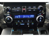 ★運転席と助手席でそれぞれお好みに合わせて温度設定が行えるフルオートエアコンです。外気温や室温、日射量を感知し、吹き出し温度、風量を緻密に制御します