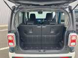 日常の使用に十分な広さの荷室です♪簡単な操作でシートアレンジもできます♪