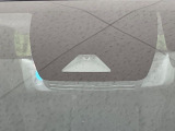 【プリクラッシュセーフティ】前方の車両等を検知し、衝突しそうな時は警報で注意を促し、ブレーキを踏む力をサポート。ブレーキを踏めなかった場合は衝突被害軽減ブレーキが作動、衝突回避をサポートします。