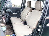 お車選びをお楽しみ頂けるよう、在庫車の展示スペースを十分に確保しております。