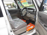 運転席はドライバーがリラックスして運転できるようになっています!ぜひ一度ご来店し座ってみてください!