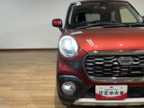 平成28年式走行なんと0.7万km!キャストアクティバが入庫です☆純正メモリーナビ、バックカメラ、ETC、LEDヘッドライト他、役立つ装備を多数装着♪安心の衝突回避支援ブレーキと誤発進抑制機能も搭載!
