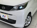 【LEDヘッドライト】悪天候や夜間走行時も良好な視界を確保し安心して運転できる高輝度LEDヘッドライトを装備!点灯速度が早く、消費電力も抑えられています。