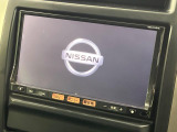 【純正ナビ】人気の純正ナビを装備しております。ナビの使いやすさはもちろん、オーディオ機能も充実!キャンプや旅行はもちろん、通勤や買い物など普段のドライブも楽しくなるはず♪