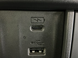 (Type-C〈3A〉)USBチャージャー搭載。スマートフォンなどの充電にとっても便利です
