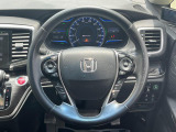【純正革巻きステアリング】上質な革を使用することで、手にしっかり馴染みとても運転しやすいハンドルです♪