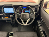 このハンドルを握った時に、車を所有している優越感を味わえますね