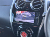 リバースギア連動の「バックビューカメラ」装備。 後退時や駐車時に安心です。