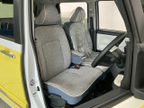 【運転席・助手席】内装ルームクリーニング済みです。しっかり綺麗にしていますので、是非、お確かめください。車に自信があるからこそ、是非一度ご来店頂き内外装も見てもらえると幸いです。