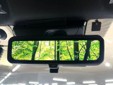 【デジタルインナーミラー】後席の大きな荷物や同乗者で後方が確認しづらい時でも安心!カメラが撮影した車両後方の映像をルームミラー内に表示。クリアな視界で状況の確認が可能です!