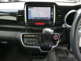 すっきりとまとまった使いやすいエアコンパネルデザインです♪オートエアコン機能がついていますので温度を設定しておけば室内は快適そのもの!