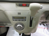 ダイハツ認定中古車は、「車両状態証明書」「約60項目の徹底点検・整備」「内装の徹底清掃と洗浄」「1年間無償保証(車両本体価格30万円以下の車両は3ヶ月または3000kmの保証)」が全車に付いています。