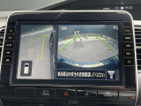 アラウンドビューモニターは前方や側面を映し出すことも可能ですので発進時の確認や幅寄せ離合時などにとても便利です。
