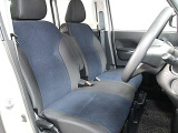 運転席まわりです。実際に座ってみて乗り心地を体感してみて下さい。