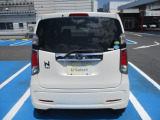 こちらはバックモニターも付いているので、駐車や細い路地の後退にも安心です!