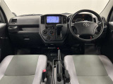 車内は若干の使用感あり。
