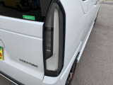 エンジンルームも綺麗に洗浄してから納車致します。普段あまり見ることが無い箇所だからこそ綺麗だと感動しますよね(*&acute;▽`*)