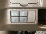ハンドルの左下にHondaセンシング用の、VSA(ABS+TCS+横滑り抑制)解除スイッチなどがついています。