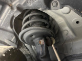 お車を安心してお乗りいただく為には、足回りの定期点検が欠かせません。サービスサポート(有償保証)では無料点検もご提供しており、安心のカーライフをお過ごしいただけるサポート体制が整っています。