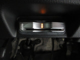 今や標準装備になりつつあるETC車載器も装着されております。料金所を通過するときも楽々です。