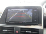 バックガイドモニターで、後方を確認しながら安心して駐車することができます。運転初心者も熟練者も必須の機能ですよ!