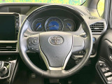 【純正革巻きステアリング】上質な革を使用することで、手にしっかり馴染みとても運転しやすいハンドルです♪