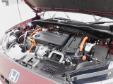 エンジンルーム・2.0L 直噴エンジン&2モーターハイブリッドシステム