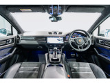 運転席からの眺めです。視界の良さが特徴です。