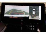 パノラミックビューモニター付きです。車両を上から見たような映像をディスプレイオーディオ画面に表示。運転席からの目視だけでは見にくい、車両周辺の状況をリアルタイムでしっかり確認できます。