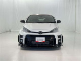 GRヤリスは、トヨタのモータースポーツ部門「TOYOTA GAZOO Racing(TGR)」によって開発されたスポーツカーです。