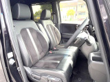 運転席シート廻りは使用感も少なく、良好な状態となっています。前オーナー様が丁寧に使っていたことがよくわかりますね。