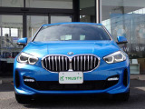 BMW在庫保有台数常時100台以上!ご来店の際はBMW本店(厚木市下荻野140-1)にご来店ください!弊社自慢の全天候型ショールーム!BMW在庫保有台数常時100台以上ございます!