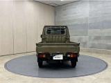 リヤ、後ろから見るとまた車の印象が変わってきますね☆☆