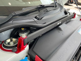 【ブリッツタワーバー】お車の剛性を高めるタワーバーを装備。よりスムーズなコーナリング走行が可能となり、走りも楽しめます。