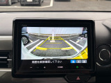バックでの駐車が苦手な方や運転にあまり自信のない方でも後方の視界をしっかりサポート。安心して車庫入れが出来るバックカメラを装備しています!