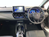 運転席は見やすく整理され、ナビも美しく装着され操作性にも優れています!
