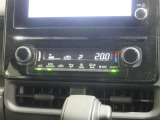 オートエアコン機能で、車内を自動的に、設定した温度に保ってくれます。